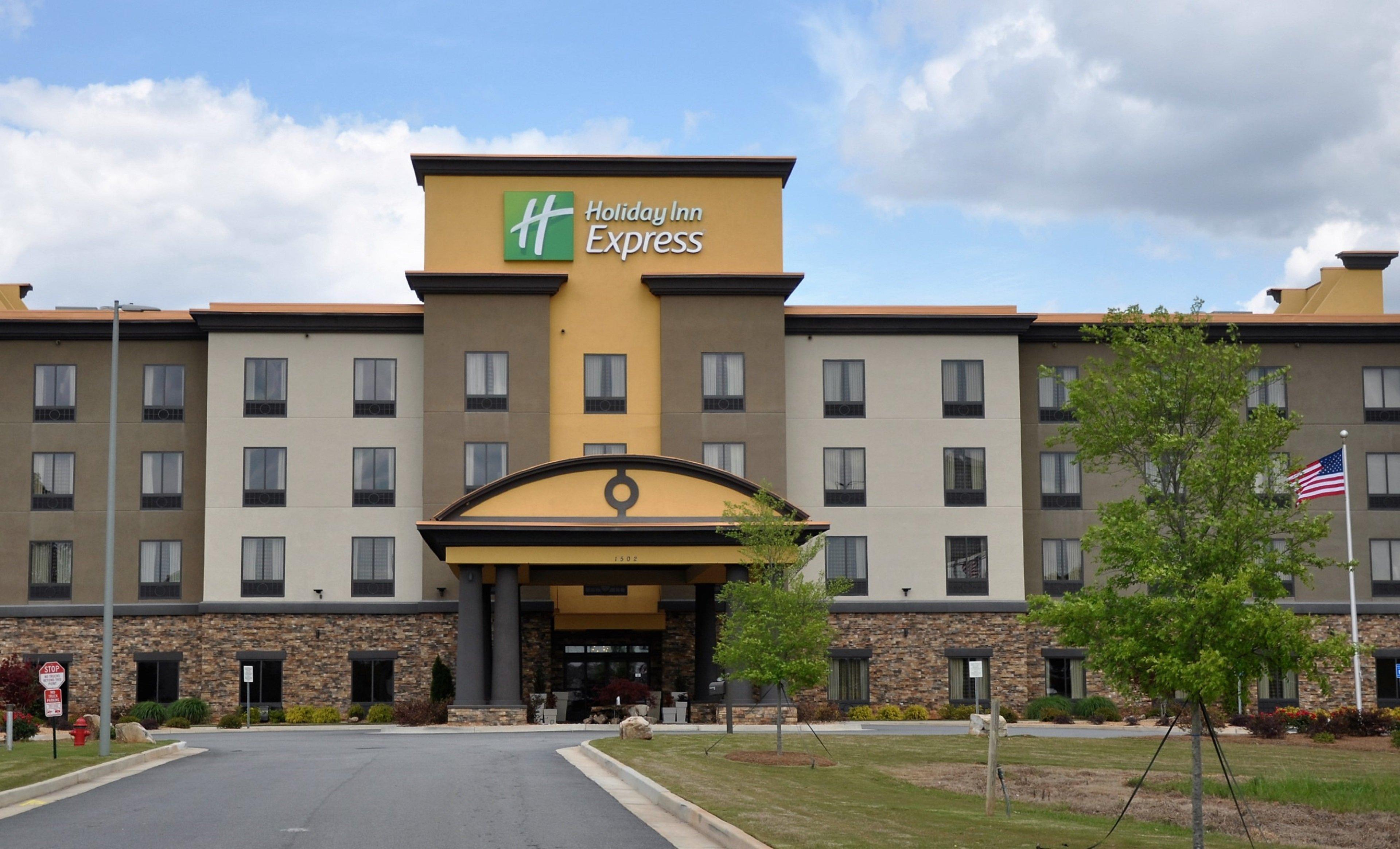 Holiday Inn Express & Suites Perry-National Fairground Area, An Ihg Hotel Exterior photo